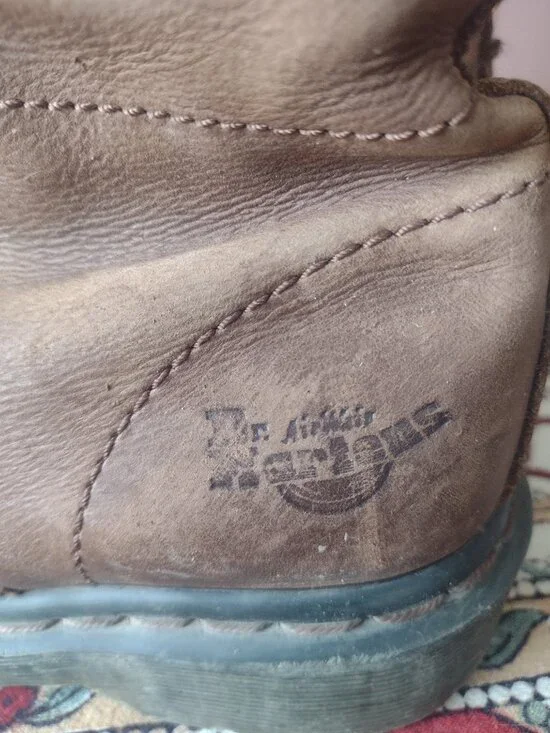 Dr Martens 7-7.5 brown boots - Picture 3 of 4